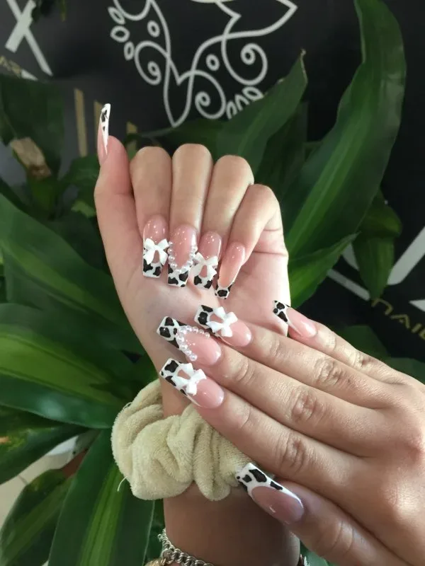 Luxx Nail Bar — Nail salon in Cibolo
